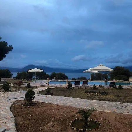 Πέτρινο Καταφύγιο